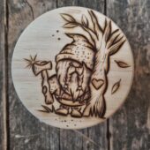 Handgebranntes Aufbewahrungs-Glas mit Ragnar-Motiv aus der BrandLing-Stube.