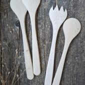 2 Salatbesteck-Sets aus FSC® Buchenholz (4-teilig) für Brandmalerei, Lasergravuren und kreative DIY-Projekte.